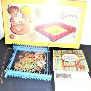 1954 Adjustable WEAVING LOOM Vintage Linen Hand Knitted Pot Holders Table Mats